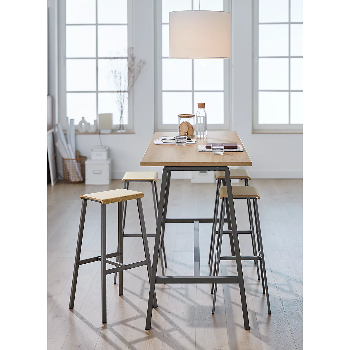 Barhocker Meeting Point, Industriedesign, Eiche-Echtholz Furnier, Rohstahlbeine, Sitzhöhe 770 Mm, 2 Stück 4 Barhocker Meeting Point, Industriedesign, Eiche-Echtholz Furnier, Rohstahlbeine, Sitzhöhe 770 Mm, 2 Stück – Bild 4