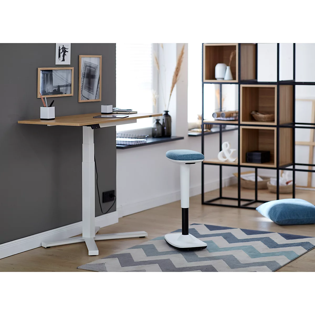 Home Office Tisch, Elektrisch Höhenverstellbar, Rechteck, Fußkreuz, B 1150 X T 550 X H 1100-640 Mm, Hickory-Eiche/weiß + Memory-Bedienpanel 2 Home Office Tisch, Elektrisch Höhenverstellbar, Rechteck, Fußkreuz, B 1150 X T 550 X H 1100-640 Mm, Hickory-Eiche/weiß + Memory-Bedienpanel – Bild 2