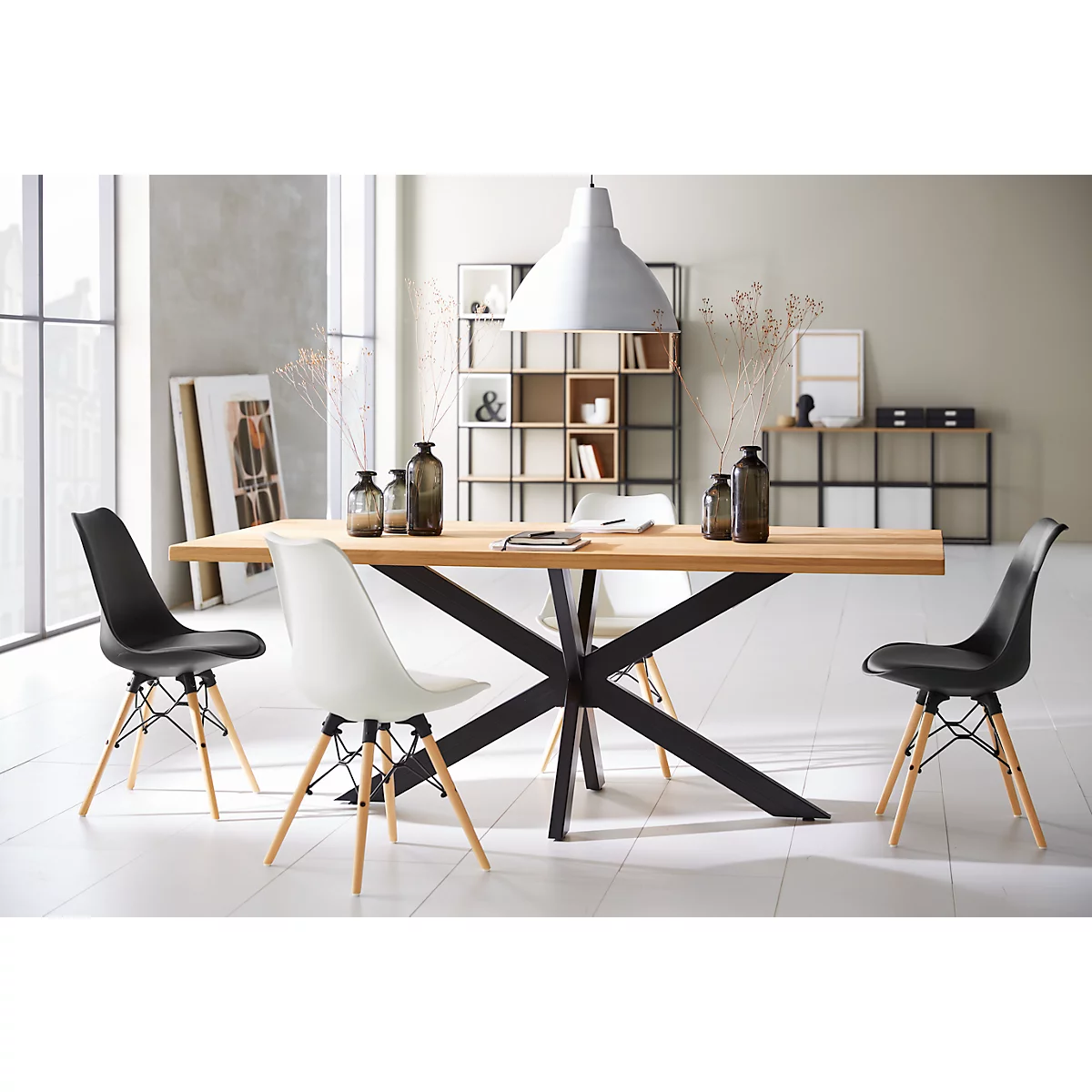 Schalenstuhl DOGEWOOD, Kunststoff, Mit Holzbeinen, Sitzkissen, 2Stk. Schwarz 6 Schalenstuhl DOGEWOOD, Kunststoff, Mit Holzbeinen, Sitzkissen, 2Stk. Schwarz – Bild 6