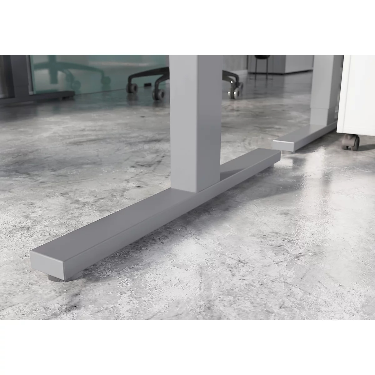 Schreibtisch Agenda, Elektrisch Höhenverstellbar, Rechteck, T-Fuß, B 1600 X T 800 X H 730-1200 Mm, Lichtgrau/silber + Kabelschacht 2 Schreibtisch Agenda, Elektrisch Höhenverstellbar, Rechteck, T-Fuß, B 1600 X T 800 X H 730-1200 Mm, Lichtgrau/silber + Kabelschacht – Bild 2