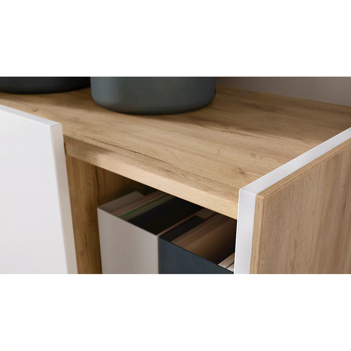 Sideboard Indianapolis, Oberboden, 3 Mittelseiten, 8 Fächer, 2 Schiebetüren, Möbelgleiter, B 1200 X T 400 X H 640 Mm, Holz, Eiche-Navarra/weiß 2 Sideboard Indianapolis, Oberboden, 3 Mittelseiten, 8 Fächer, 2 Schiebetüren, Möbelgleiter, B 1200 X T 400 X H 640 Mm, Holz, Eiche-Navarra/weiß – Bild 2