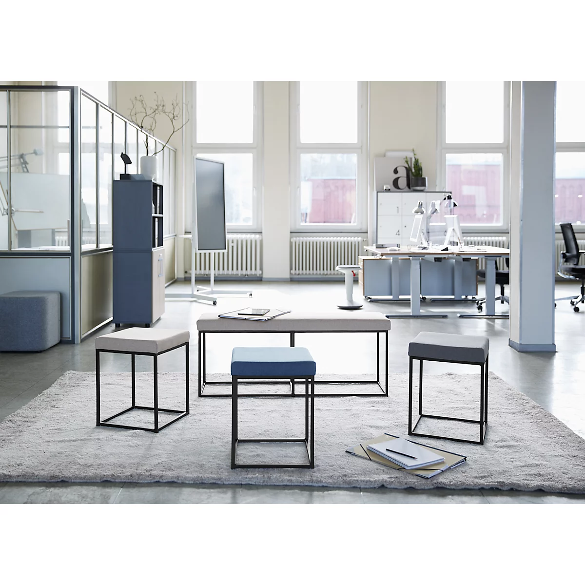 Sitzbank Paperflow Cube, Für 3 Personen, Industrial Design, Polyesterbezug, Gestell Stahl & Sperrholz, B 1200 X T 360 X H 495 Mm, Grau 3 Sitzbank Paperflow Cube, Für 3 Personen, Industrial Design, Polyesterbezug, Gestell Stahl & Sperrholz, B 1200 X T 360 X H 495 Mm, Grau – Bild 3