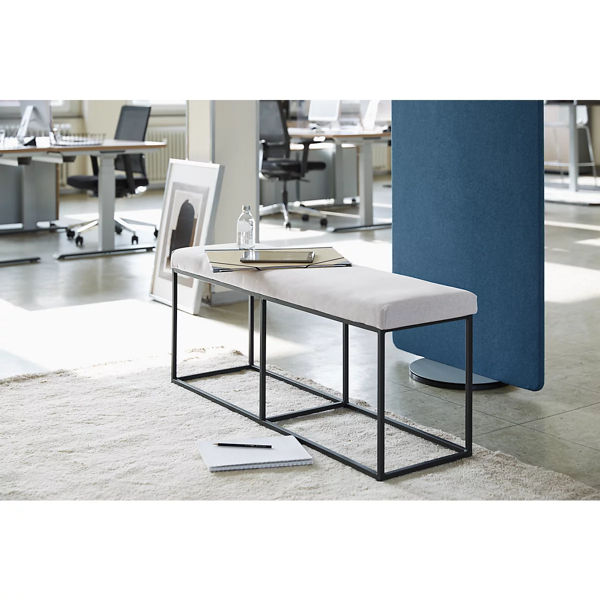 Sitzbank Paperflow Cube, Für 3 Personen, Industrial Design, Polyesterbezug, Gestell Stahl & Sperrholz, B 1200 X T 360 X H 495 Mm, Grau 2 Sitzbank Paperflow Cube, Für 3 Personen, Industrial Design, Polyesterbezug, Gestell Stahl & Sperrholz, B 1200 X T 360 X H 495 Mm, Grau – Bild 2