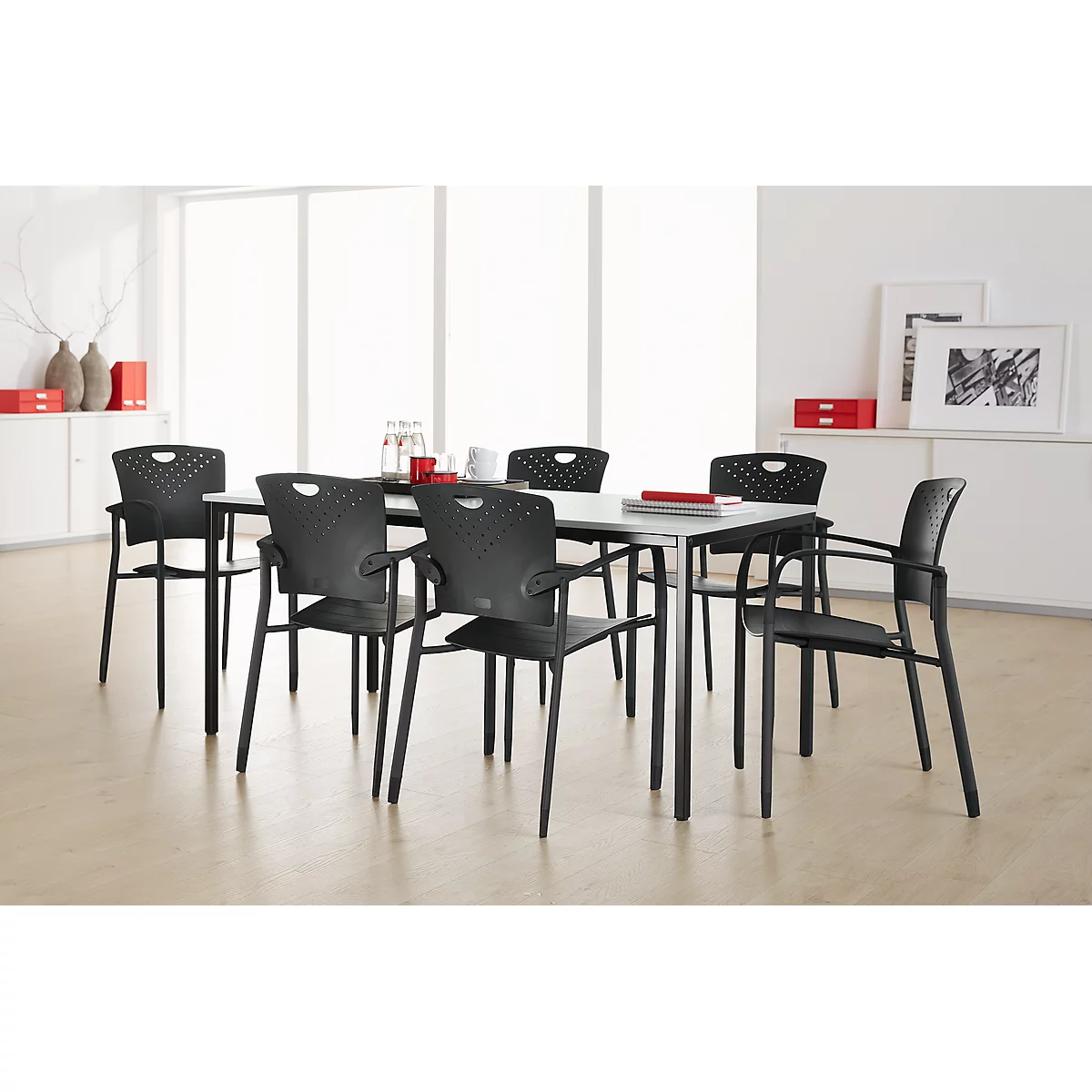 Stapelstuhl, Ergonomisch, Mit Armlehnen & Rückenlehnen-Griffmulde, Stapelbar Bis 9 Stück, B 430 X T 380 X H 430 Mm, Schwarz 3 Stapelstuhl, Ergonomisch, Mit Armlehnen & Rückenlehnen-Griffmulde, Stapelbar Bis 9 Stück, B 430 X T 380 X H 430 Mm, Schwarz – Bild 3