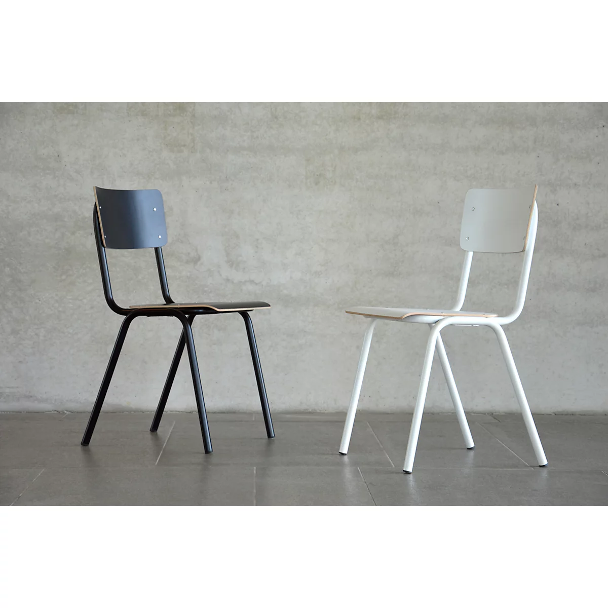 Stapelstuhl ZERO, Stapelbar Bis 4 Stück, Rundrohr-Fußgestell, B 380 X T 380 X H 460 Mm, Schwarz/schwarz, 2 Stück 3 Stapelstuhl ZERO, Stapelbar Bis 4 Stück, Rundrohr-Fußgestell, B 380 X T 380 X H 460 Mm, Schwarz/schwarz, 2 Stück – Bild 3